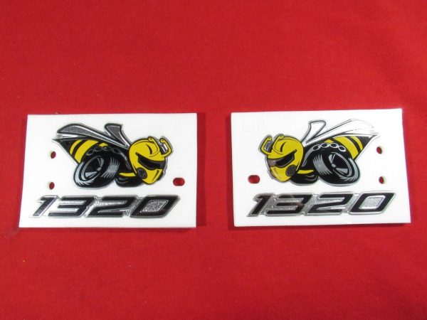 DODGE CHALLENGER 1320 Angry Bee Drag Pack Emblem Badge R&L Side NEW OEM MOPAR 68394604AA 68394605AA