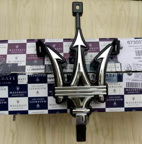 OEM MASERATI Quattroporte from 2017 Front Grille Emblem With Bule Line GENUINE NEW 673009031