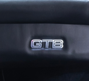 GENUINE OEM FERRARI GTB 60044203/A MOTIF DASHBOARD BADGE EMBLEM NEW