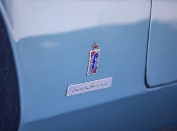 GENUINE OEM FERRARI 400-76-332-18 Motif "Pininfarina" BADGE EMBLEM NEW