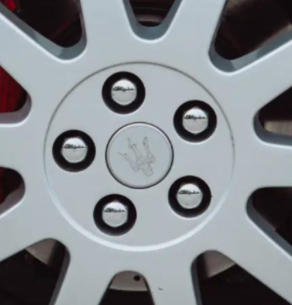 Genuine Maserati P/N 189953 MASERATI WHEEL BADGE Compatible with 3200, 4200 MOTIF Center Caps New 4PC SET